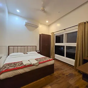 https://a-palace-on-river-rashmi-guest-house.hotels-varanasi.com